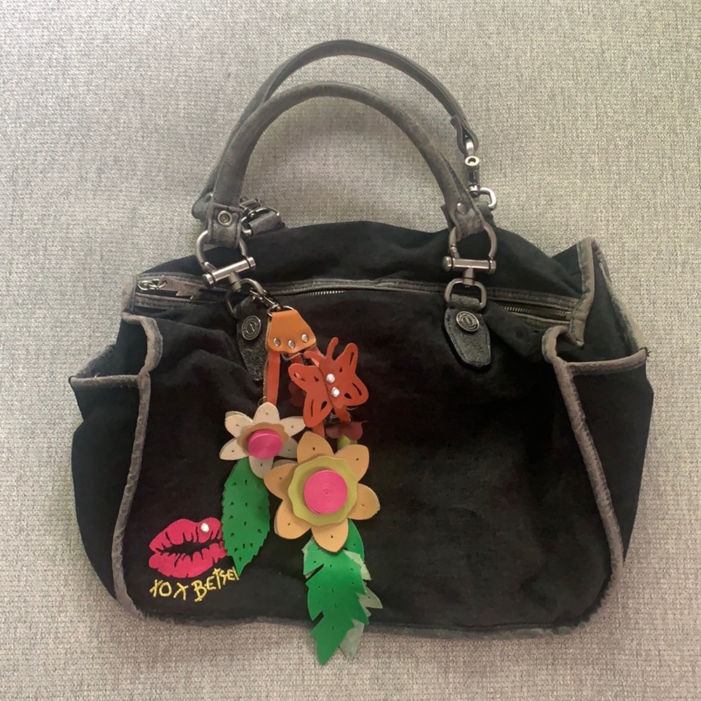 Betsey Johnson, Betseyville Shoulder Tote